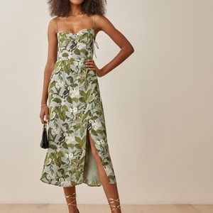 Reformation Kourtney Dress in print Tropical. Size 10.